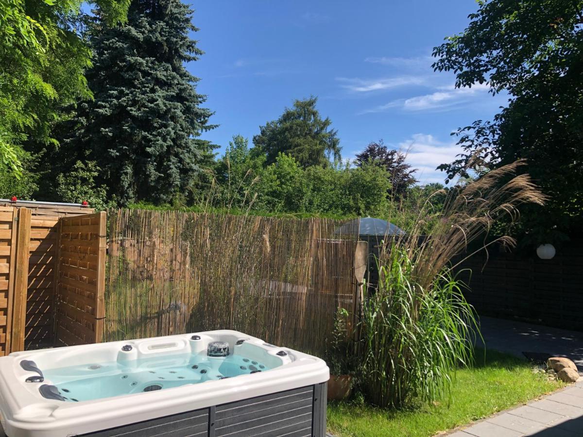 Gartenloft Mit Outdoor Whirlpool Und Garten Petershagen-Eggersdorf ภายนอก รูปภาพ